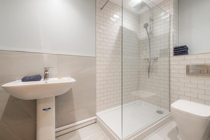 1 bed property in Bartholomew Close, London